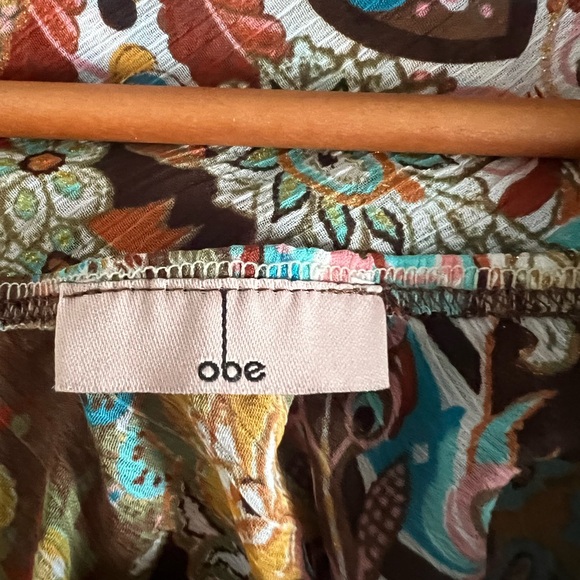 Floral/Paisley Lace Trim Camisole Top - Picture 6 of 6